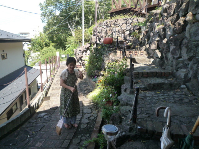 A.AH21.9.10.JPG