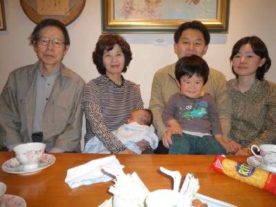 伊藤様ご家族H23.5.2.JPG 伊藤様ご家族H23.5.2.JPG