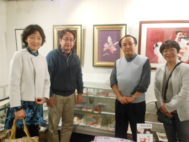 H27.11.8府中市の中村様ご一行(右から二人目).JPG H27.11.8府中市の中村様ご一行(右から二人目).JPG